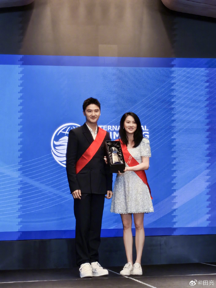 国际游泳名, 让中国跳水 国际游泳名, 让中国跳水