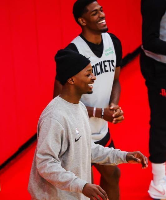 从纸面上来, 一硬工资帽, 因为火箭队